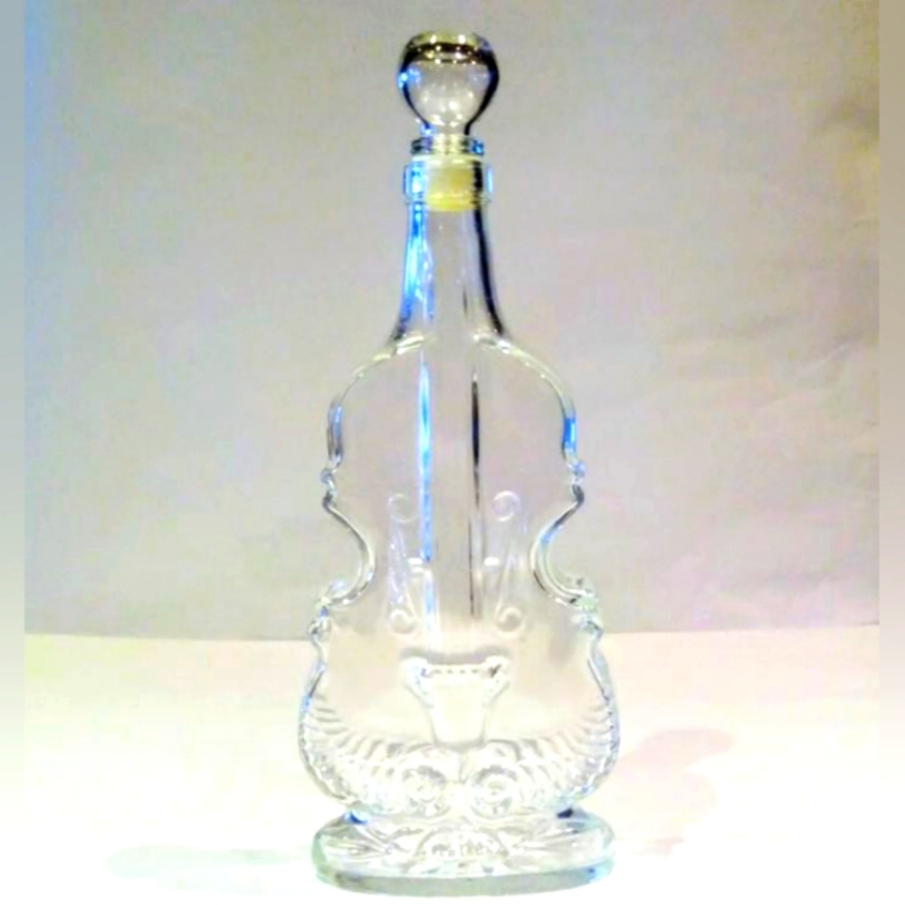 Clear glass Cello liquor decanter with stopper. 11.5' instrument bottle, barware